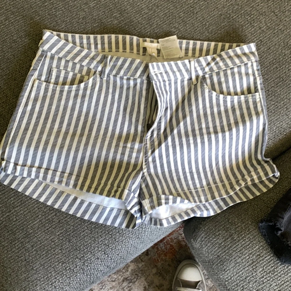 Two pair H&M size 12 shorts. - Picture 7 of 7
